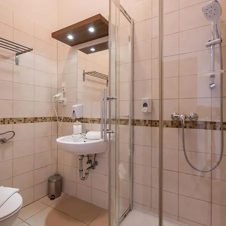 Hotel Elit Boutique Rooms- Location by bqa