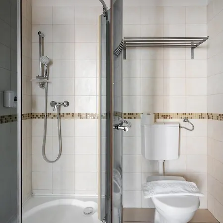 Hotel Elit Boutique Rooms- Location by bqa *