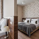 Hotel Elit Boutique Rooms- Location by bqa *