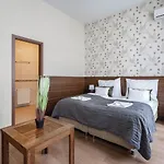 Elit Boutique Rooms- Location by bqa *