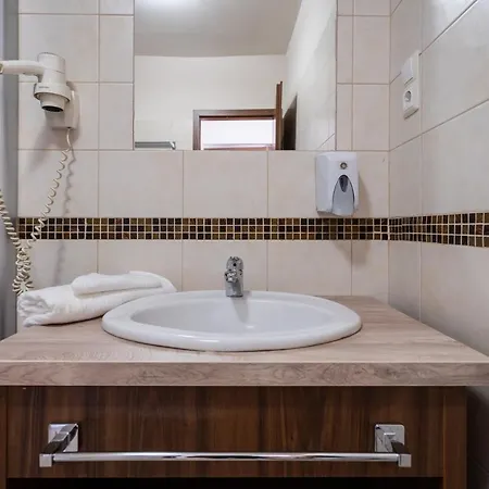 Elit Boutique Rooms- Location by bqa Ξενοδοχείο *