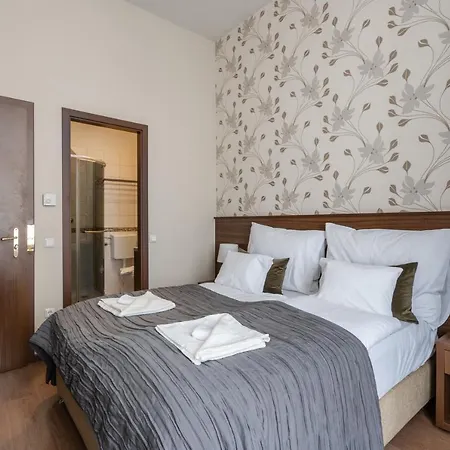 Elit Boutique Rooms- Location by bqa Hotell
