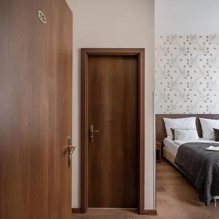 Elit Boutique Rooms- Location by bqa Hotell