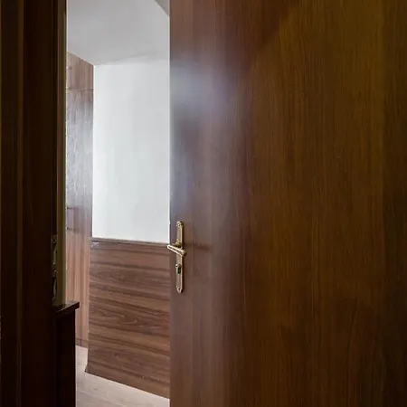 Elit Boutique Rooms- Location by bqa Hotell