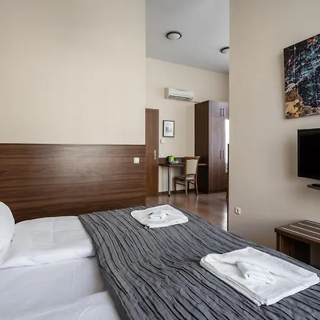 Elit Boutique Rooms- Location by bqa *