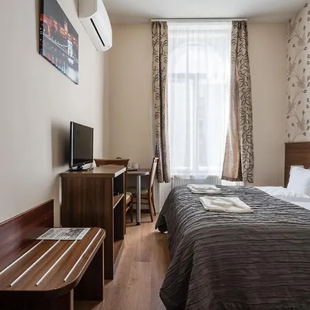 Hotel Elit Boutique Rooms- Location by bqa