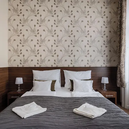 Elit Boutique Rooms- Location by bqa Budapest