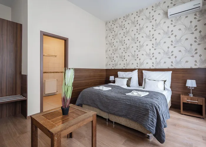 Elit Boutique Rooms- Location by bqa *
