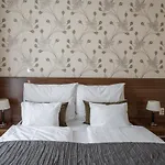 Elit Boutique Rooms- Location by bqa *