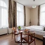 Elit Boutique Rooms- Location by bqa ブダペスト