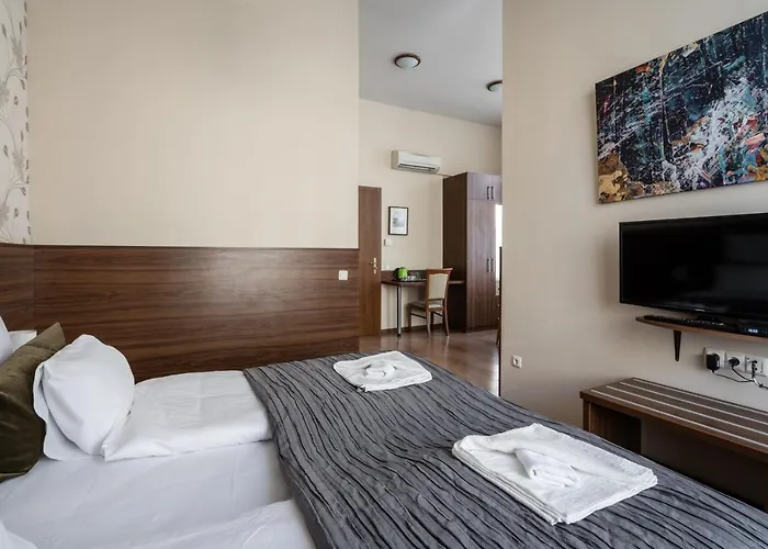 Elit Boutique Rooms- Location by bqa *